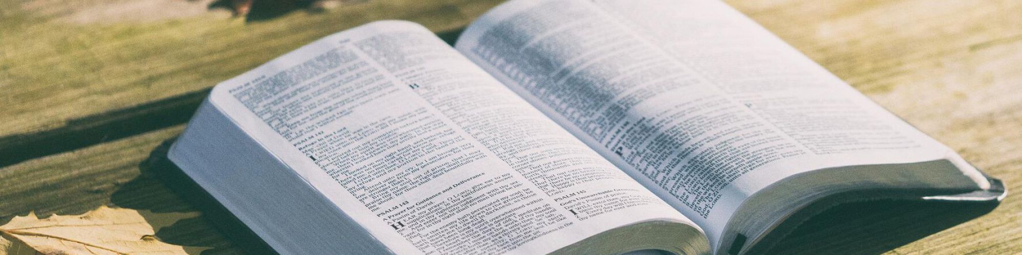 Aufgeschlagene Bibel